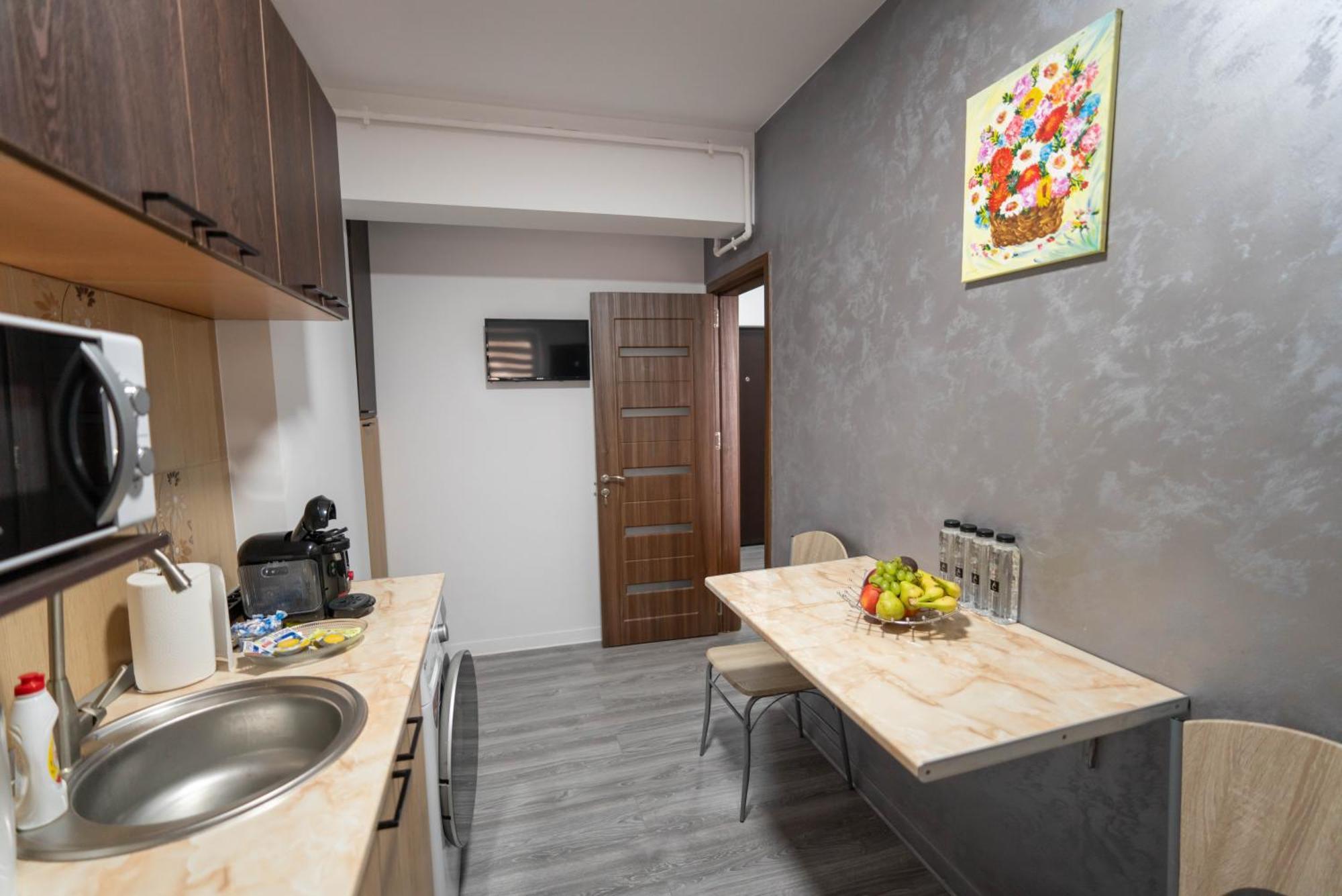 Hotel Studio Titan บูคาเรสต์ ภายนอก รูปภาพ